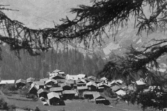 1935_Duvin.-Blick-auf-das-Dorf